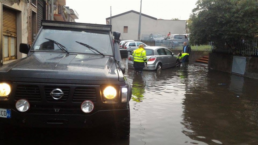 Acireale: il Club Trinacria offre tre fuoristrada al Comune per avversità meteorologiche