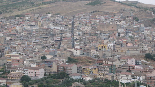 Il Sindaco di San Cono in visita al ragazzo egiziano vittima dell'aggressione: "Ci scusiamo con tutta l'Italia per ciò che è accaduto"