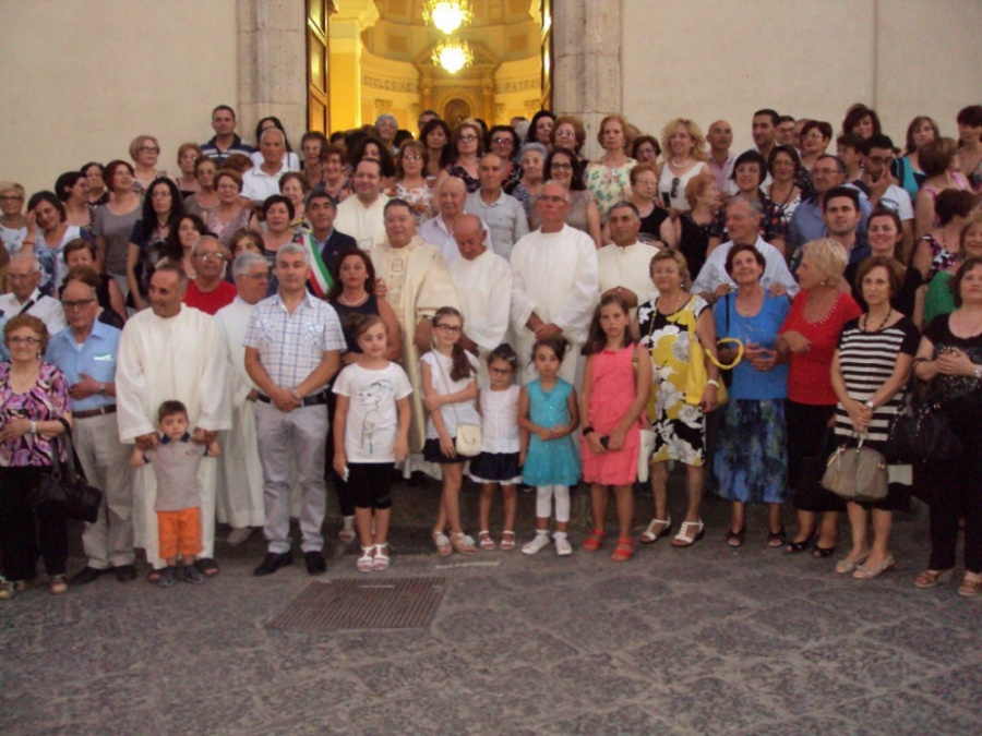 Raddusa: festa per il 50° anniversario dell'ordinazione di Don Mannuca