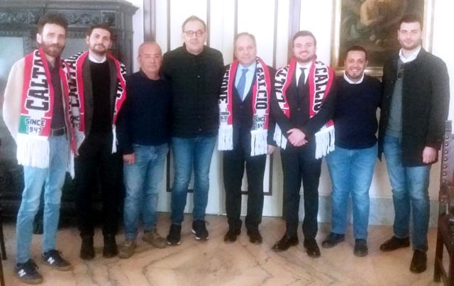 Sindaco e assessori aderiscono alla campagna “Tessera tifoso biancorosso”, Caltagirone Calcio