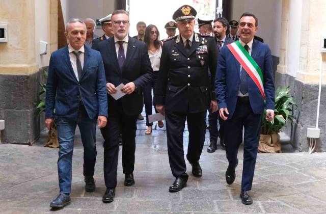 Caltagirone. Visita ufficiale del comandante generale dell’Arma dei carabinieri, il generale di Corpo d’Armata Teo Luzi, ieri in municipio