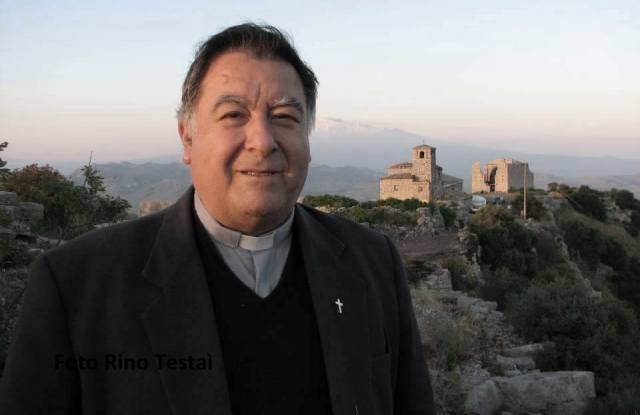 Raddusa: don Pietro Mannuca, 81 anni, lascia l'Immacolata Concezione a don Ciurca