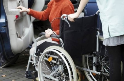 Disabili gravi: dopo anni si riattiva a Caltagirone il trasporto nei centri di riabilitazione