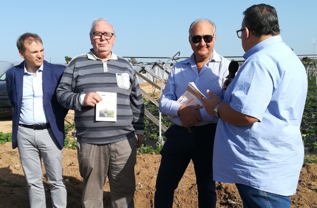 Federagri Sicilia ha distribuito a Marsala “In... Tasca”, il Vocabolario per lavoratori stranieri a rischio sfruttamento e caporalato