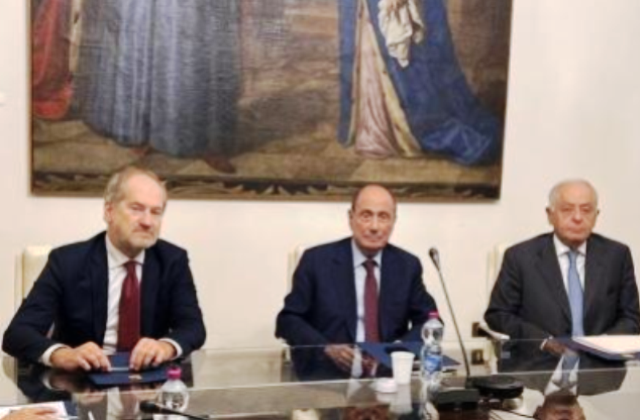 Emergenza idrica in Sicilia, il presidente Renato Schifani incontra commissario Dell’Acqua: «Su dissalatori fare prima possibile»