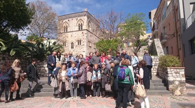 Visita di studio a Taormina e Castelmola dell'ass. Amici dello Jaci