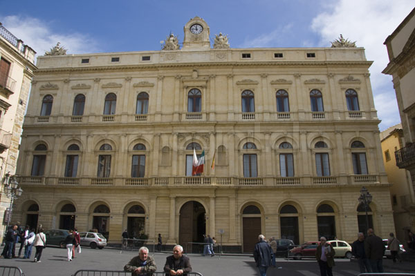 Caltagirone, ordinanza per la corretta manutenzione della vegetazione