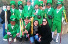 Mineo. La gioia dei beneficiari del SAI "Vizzini MSNA" che hanno partecipato al Carnevale 2024 col gruppo in maschera "St. Patrick Days"