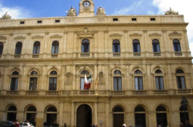 Comune di Caltagirone. Domande per assegni maternità e nuclei familiari con tre figli minori