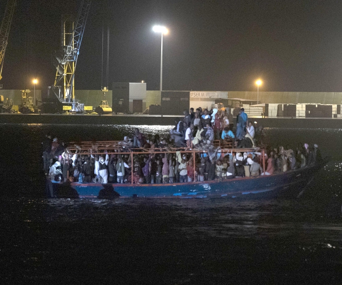 Pozzallo, sbarcati 236 migranti