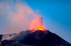 Emergenza "Etna":  transfer e treni speciali da Comiso, Trapani e Palermo per Catania