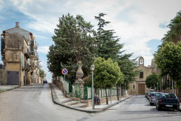 Caltagirone, affidati ai privati l’ascensore urbano del quartiere Cappuccini  e alcuni locali dell’ex mercato ortofrutticolo