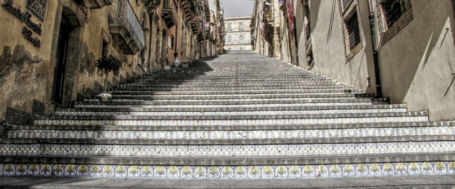 Caltagirone, cerimonia di consegna  del premio letterario “Mariano Pietrini 2017”