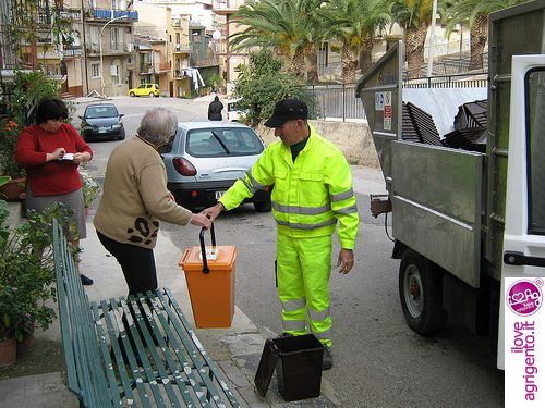 “Porta a porta” integrale nella raccolta dei rifiuti