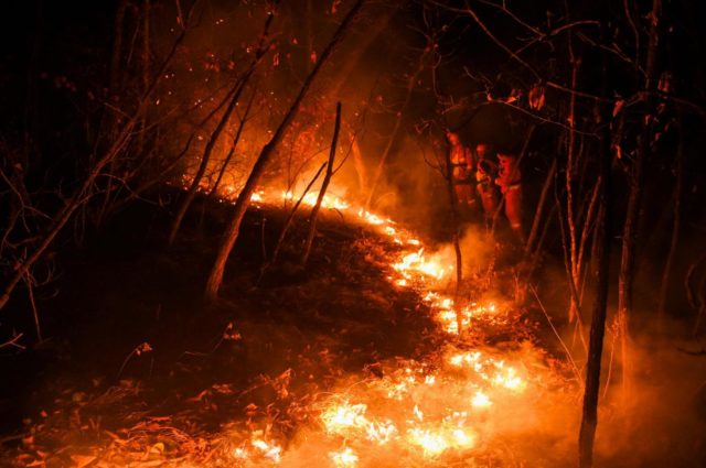 Sicilia, continuano le operazioni contro i roghi