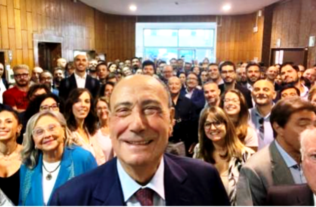 Lavoro, 210 nuove assunzioni. Schifani: «Con i conti in ordine continueremo ad assumere»