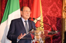 Economia, 239 milioni di euro per imprese, famiglie e occupazione. Ecco i primi bandi