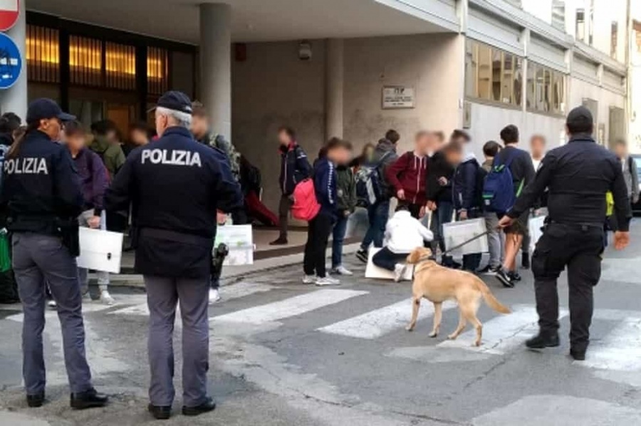 Scuola, lotta alla droga, rifinanziato il piano per 100 comuni 