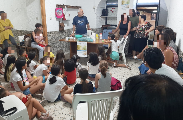 Tusa. Ospiti del SAI "Tusa Ordinari  e Ampliamento" hanno partecipato al “Laboratorio del sapone artigianale” dell'Arci Tusa Nebrodi & Madonie Slow