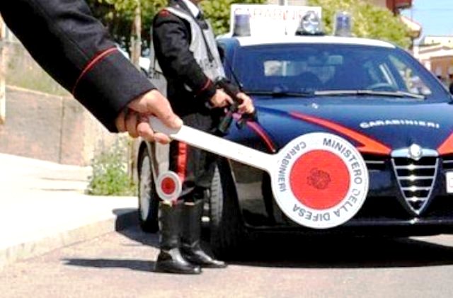 Napoli. Nel Rione Sanità, carabinieri multano centauri senza casco e senza assicurazione